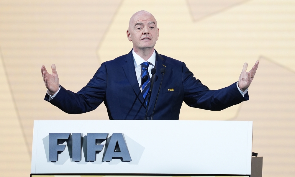 海星体育官网入口：浓眉再次回应交易：接到电话以为是开玩笑 詹姆斯是否提前知情不重要.